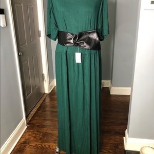 Plus size maxi dress,size 4x, belt not included